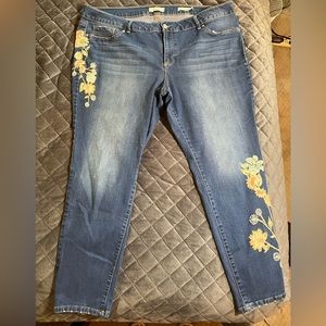 Jessica Simpson size 22 embroidered Kiss Me Super Skinny Jeans
